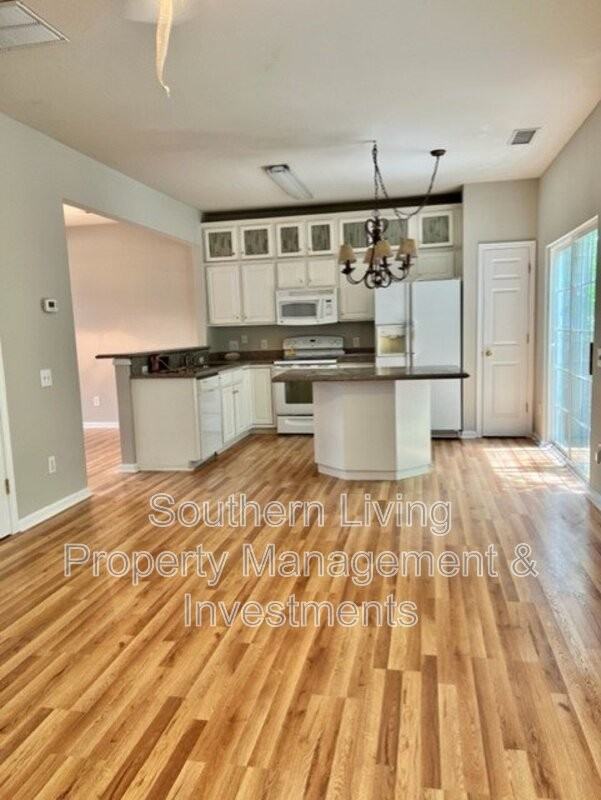 8214 Drakeview Ct - Photo 6 of 19