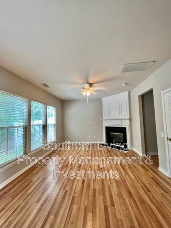 8214 Drakeview Ct - Photo 7 of 19
