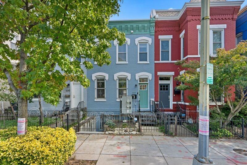 1641 4th St Nw #2 - Photo 2 of 29