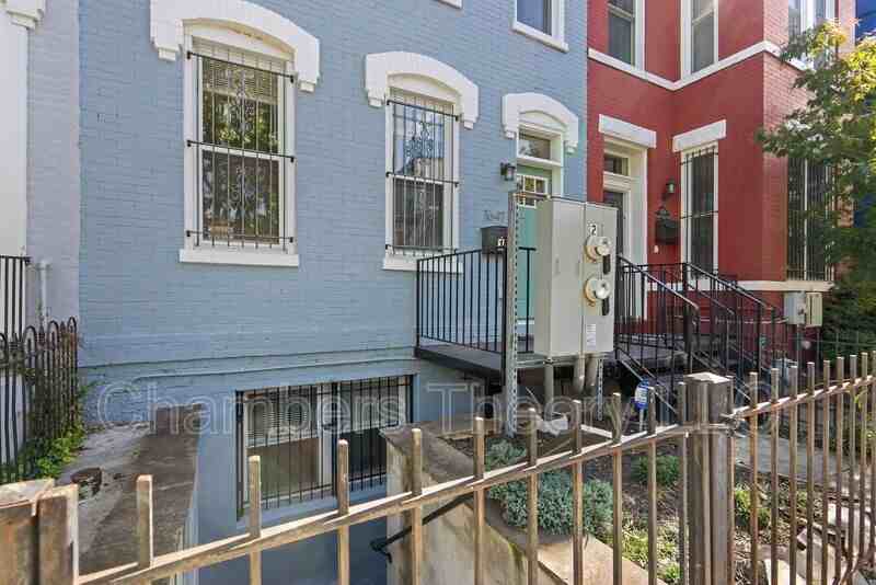 1641 4th St Nw #2 - Photo 4 of 29