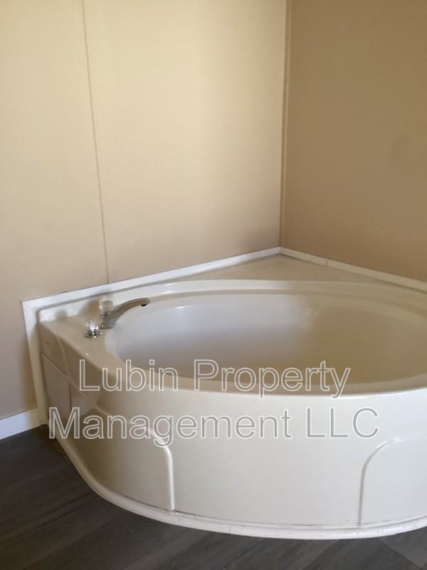 45 Grove Blvd - Photo 2 of 20