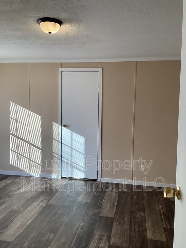 45 Grove Blvd - Photo 6 of 20