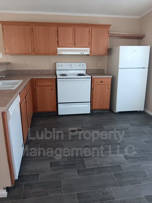 72 Christopher Cir - Photo 2 of 4