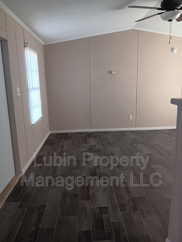 72 Christopher Cir - Photo 3 of 4