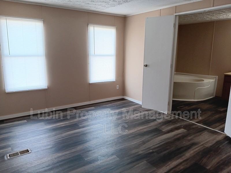 41 Virginia Ave - Photo 3 of 5