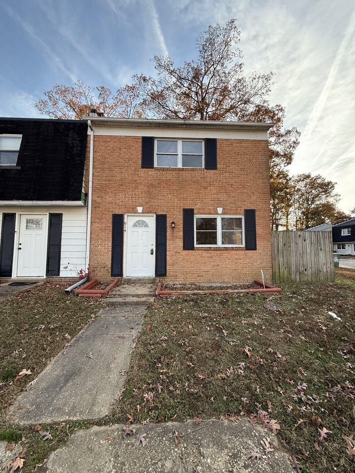 914 Anvil Road - Photo 2 of 36