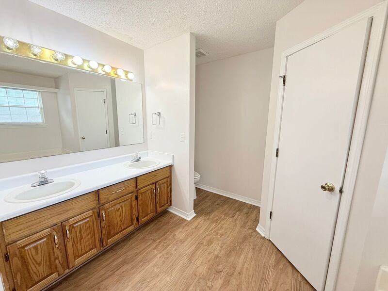 3980 Deerwood Cir #EGR - Photo 6 of 14