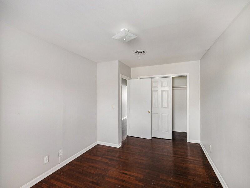 2422 1/2 S 16th St #9 - Photo 4 of 8