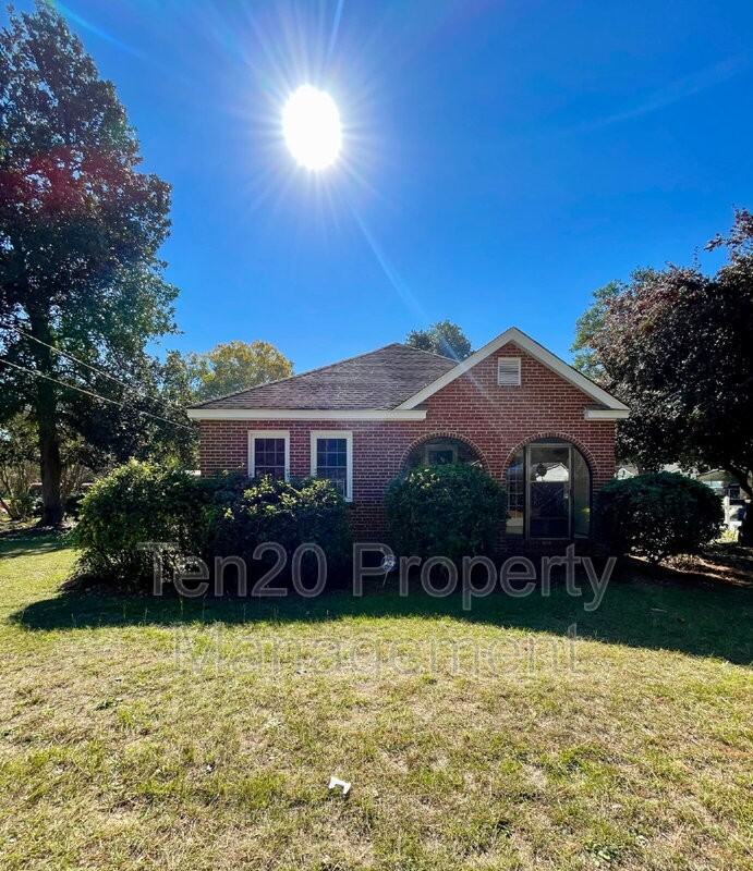 1720 19th Ave - Photo 3 of 24