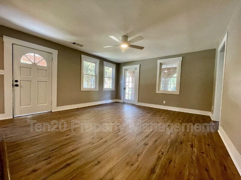 1720 19th Ave - Photo 5 of 24