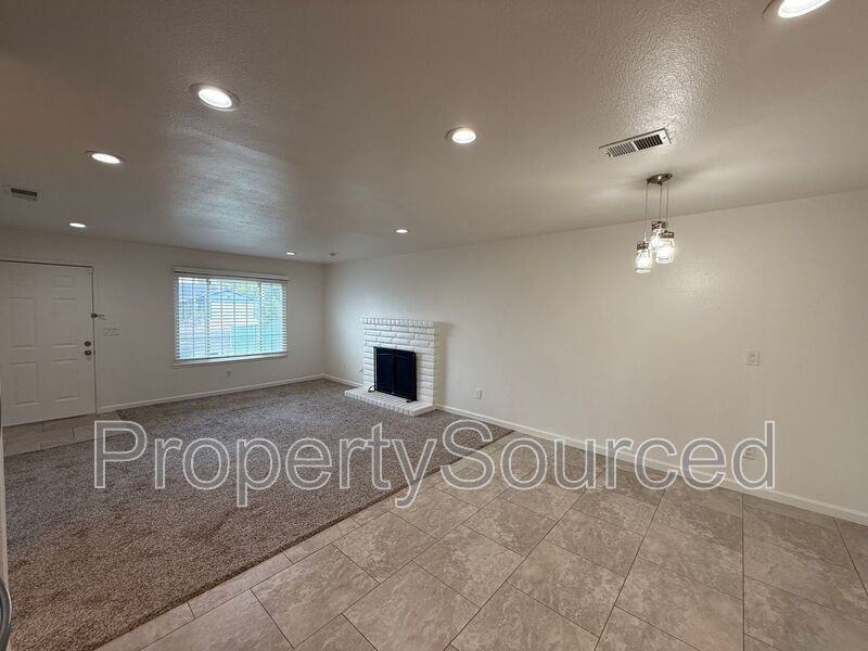 426 J St - Photo 7 of 36