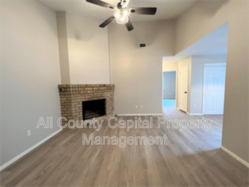 12214 Thompkins Dr - Photo 4 of 13