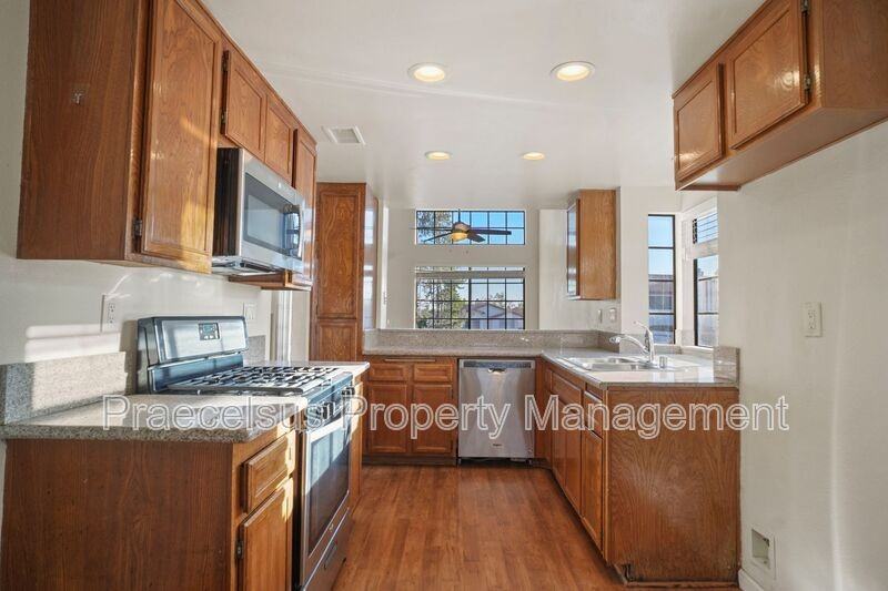 1535 Apache Dr #D - Photo 4 of 23