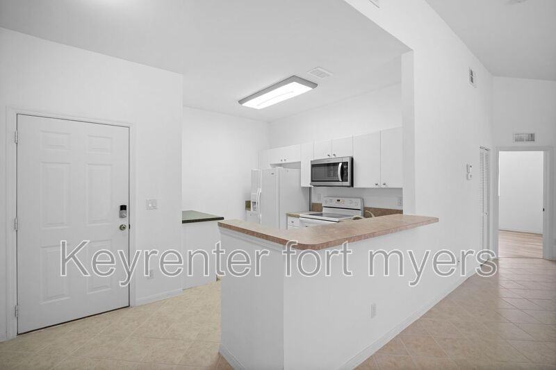 4241 Bellasol Cir #1924 - Photo 6 of 36