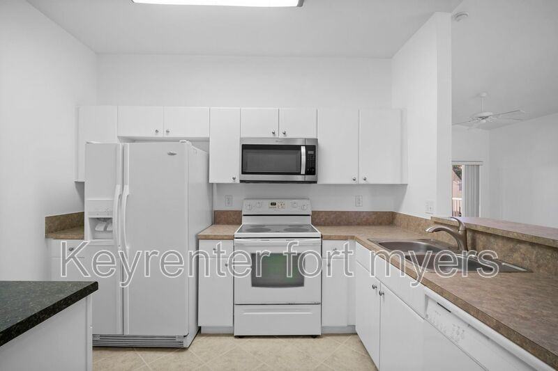 4241 Bellasol Cir #1924 - Photo 7 of 36