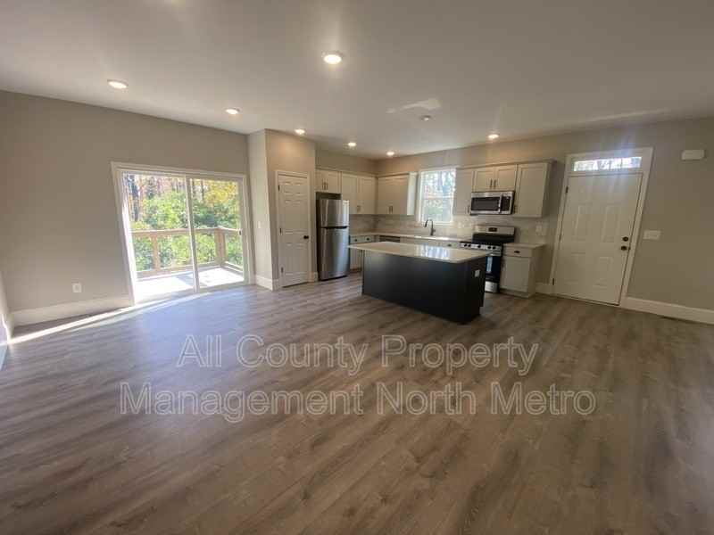 5390 Valley Dr - Photo 6 of 15