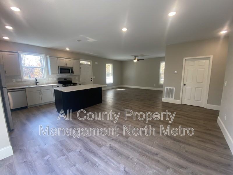 5390 Valley Dr - Photo 7 of 15