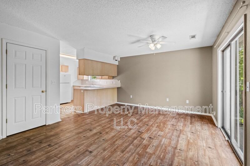 1621 N Leverett Ave - Photo 3 of 21