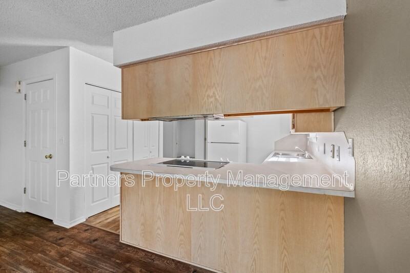 1621 N Leverett Ave - Photo 7 of 21