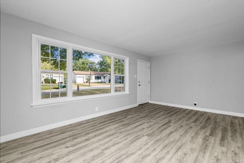 1122 Roxton Drive - Photo 3 of 38