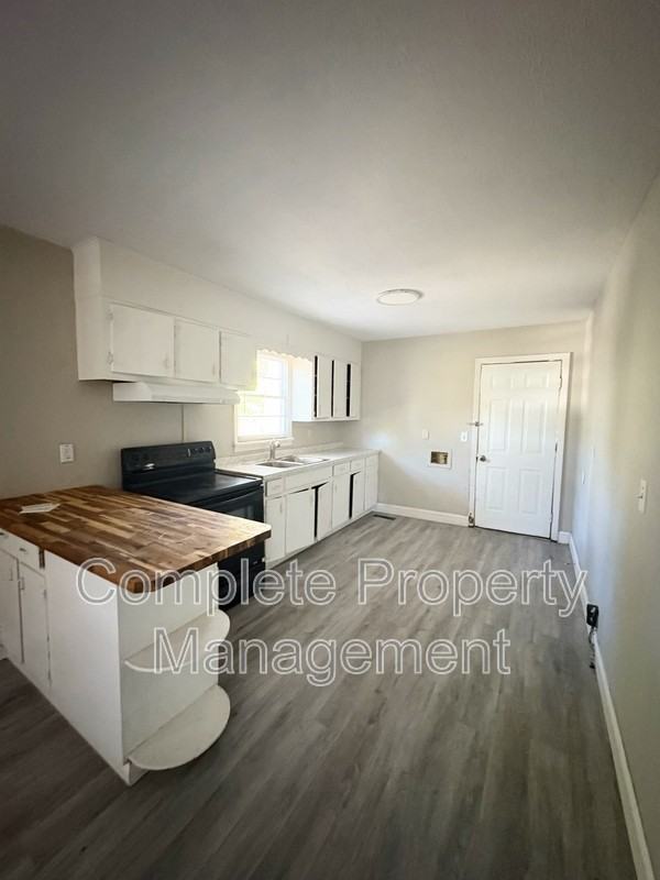 1373 5th Pl Nw - Photo 3 of 10