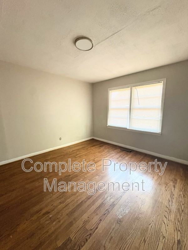 1373 5th Pl Nw - Photo 5 of 10