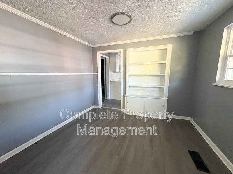 3533 Jefferson Ave Sw - Photo 5 of 13