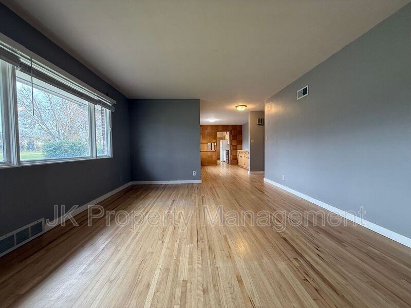 1726 Alder Dr - Photo 5 of 50