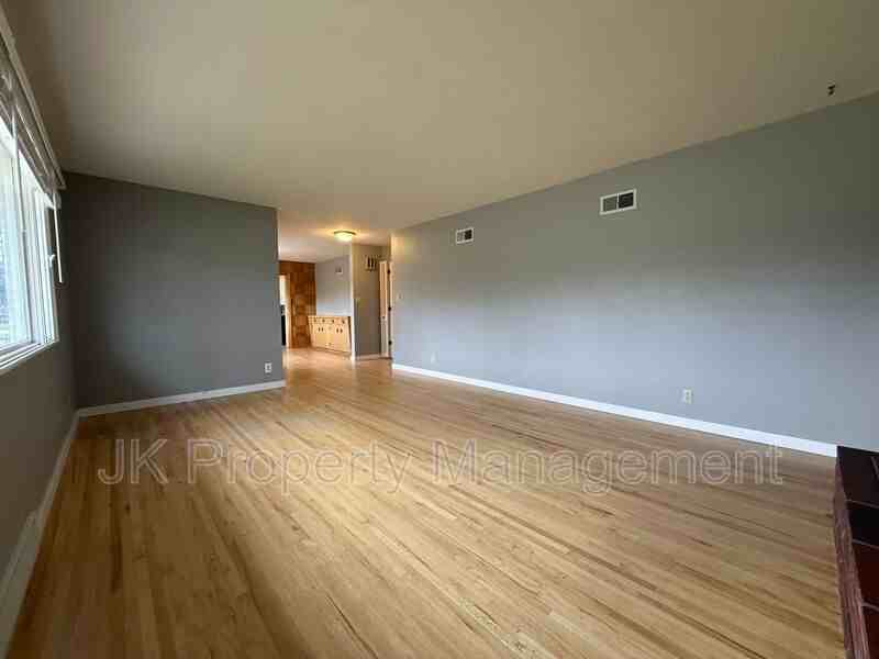 1726 Alder Dr - Photo 7 of 50