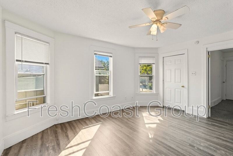 1714 Castle Avenue #2 - Photo 3 of 11