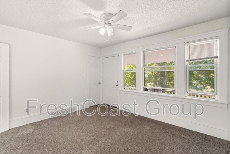 1714 Castle Avenue #2 - Photo 5 of 11