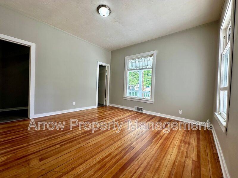 1429 E St #1429 - Photo 6 of 11