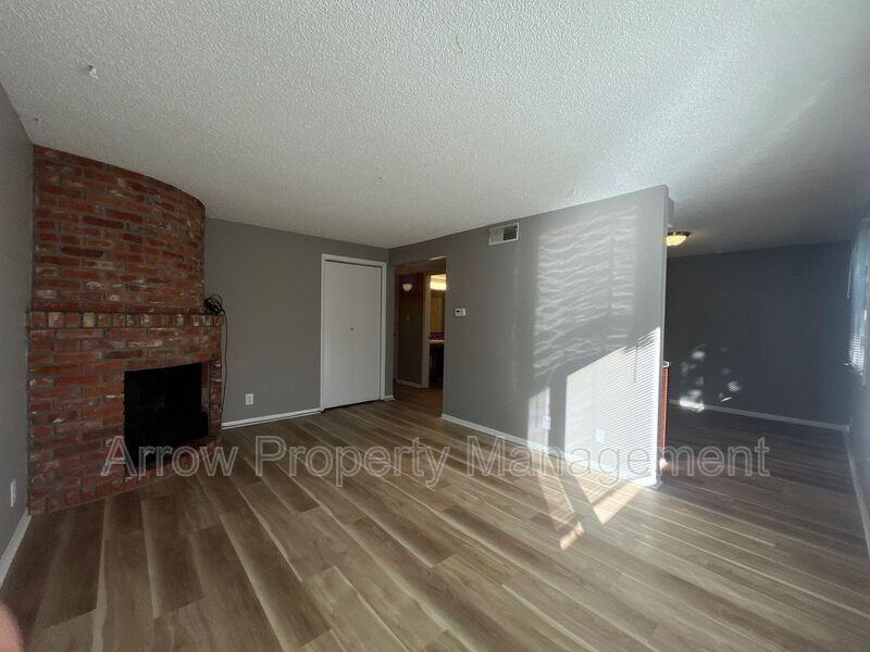 515 S 2nd St #4 - Photo 2 of 15