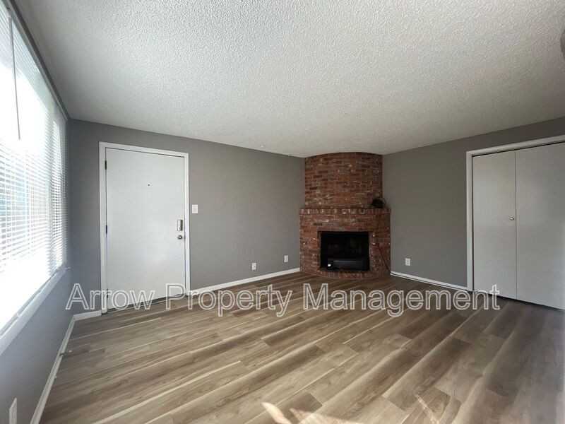 515 S 2nd St #4 - Photo 3 of 15