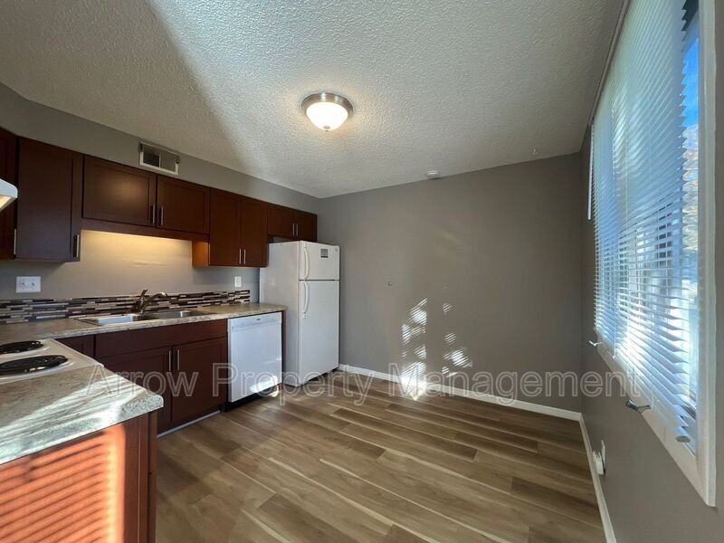 515 S 2nd St #4 - Photo 6 of 15