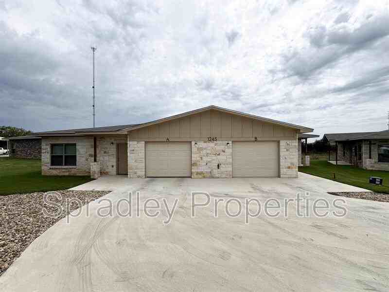 1245 Jasmine Dr Unit B - Photo 2 of 17