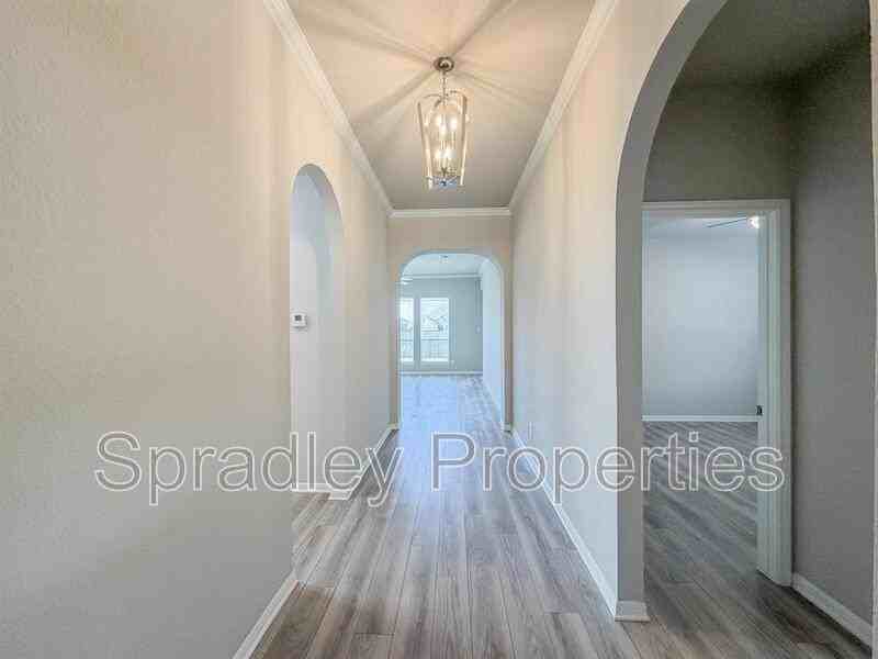 10229 Eaglefire Dr - Photo 2 of 25