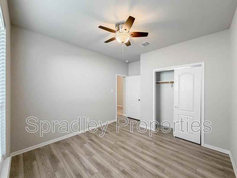 10229 Eaglefire Dr - Photo 6 of 25