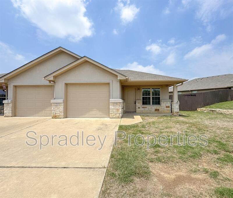 716B E Ridge Blvd - Photo 2 of 13