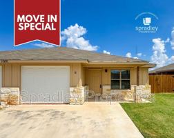 featured image of 1005b Llano Court #Apt B