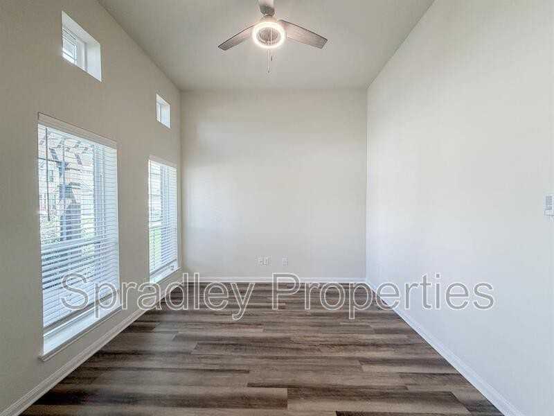 7805 Montclair Drive - Photo 3 of 30