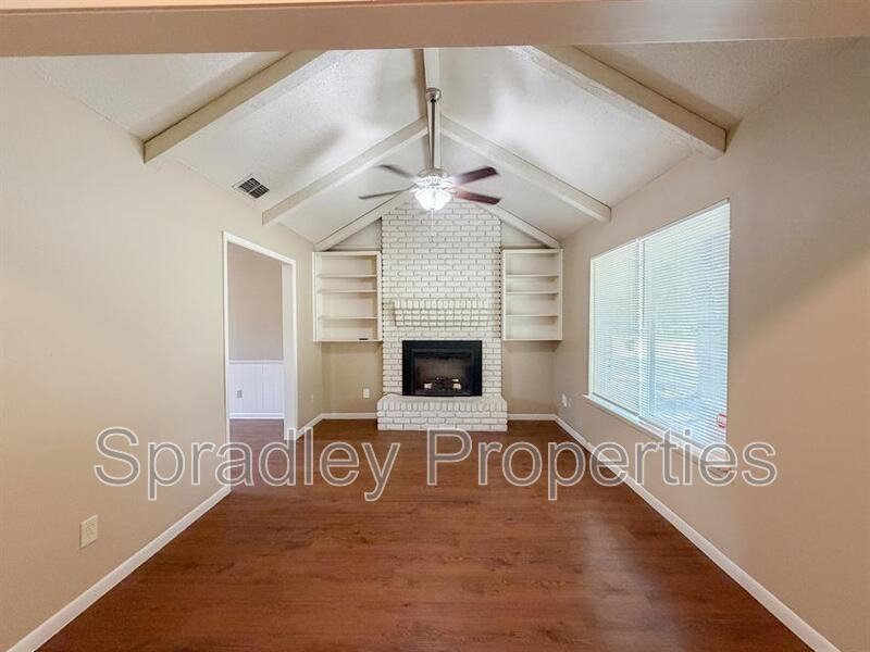 703 Apache Dr - Photo 4 of 16