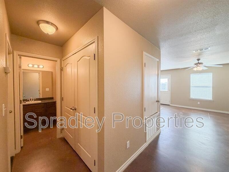 778 East Ridge Boulevard - Photo 5 of 26