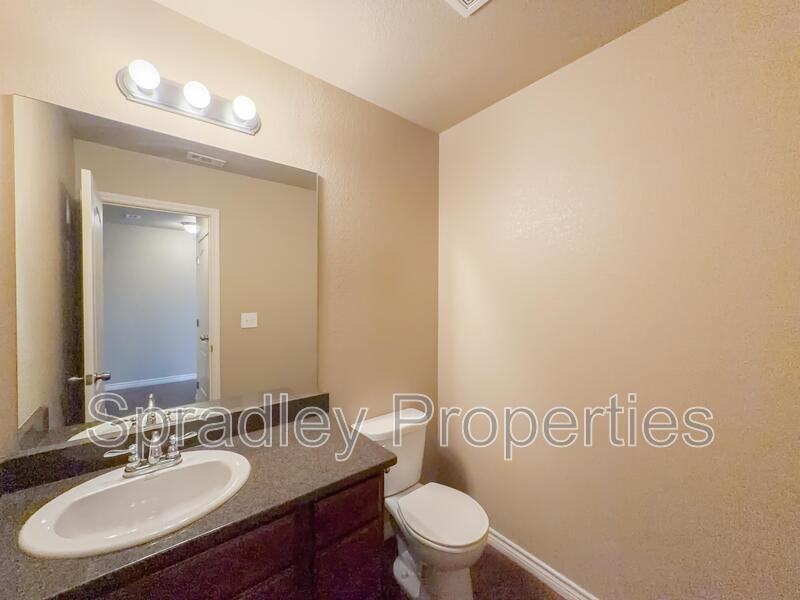 778 East Ridge Boulevard - Photo 6 of 26