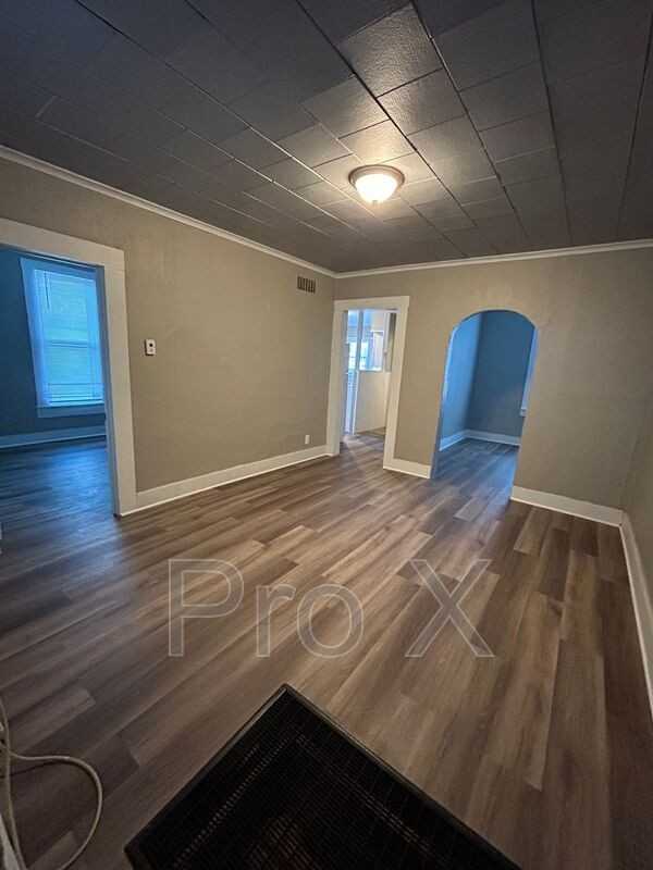 316 E Park A - Photo 2 of 12