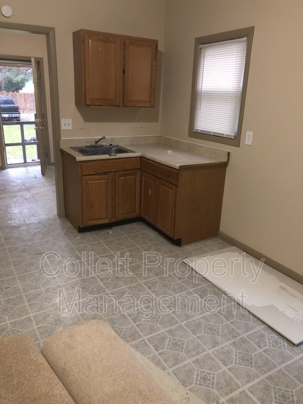 3539 W 50th St - Photo 4 of 5