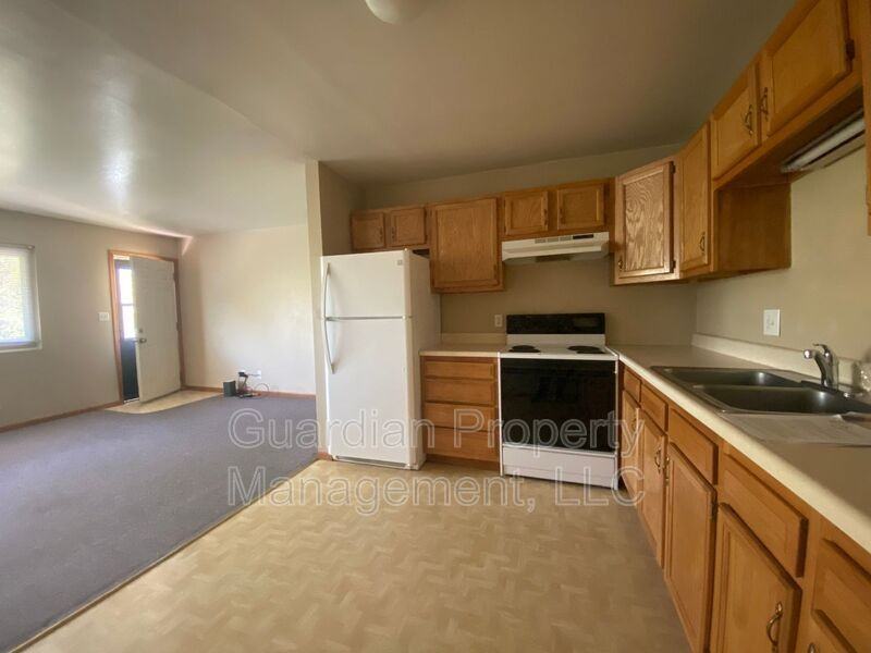 1001 N Buchanan St #2 - Photo 4 of 13