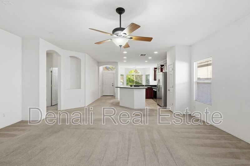 14568 W Crocus Dr - Photo 4 of 36