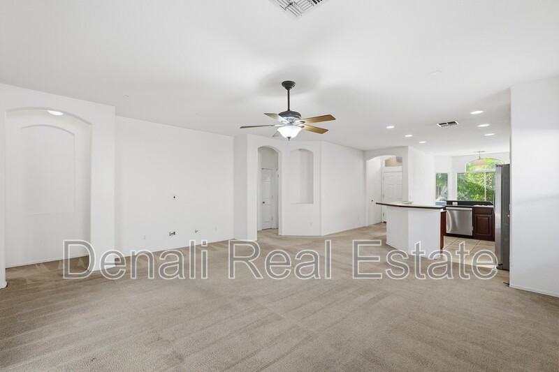 14568 W Crocus Dr - Photo 5 of 36