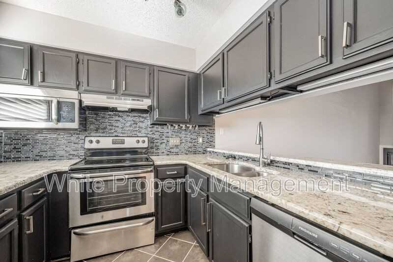 2555 - Photo 6 of 21